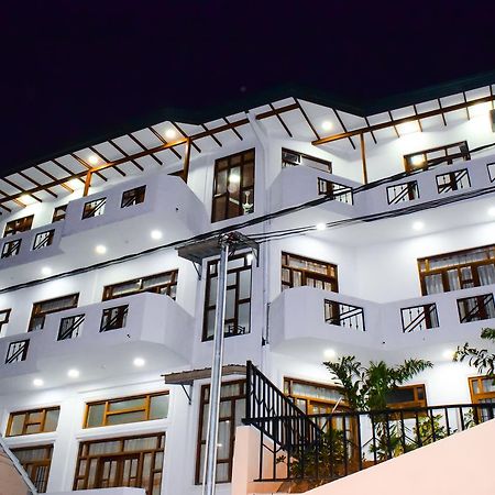 Saru Holiday Apartment - Up To 6 Guests Kandy Buitenkant foto