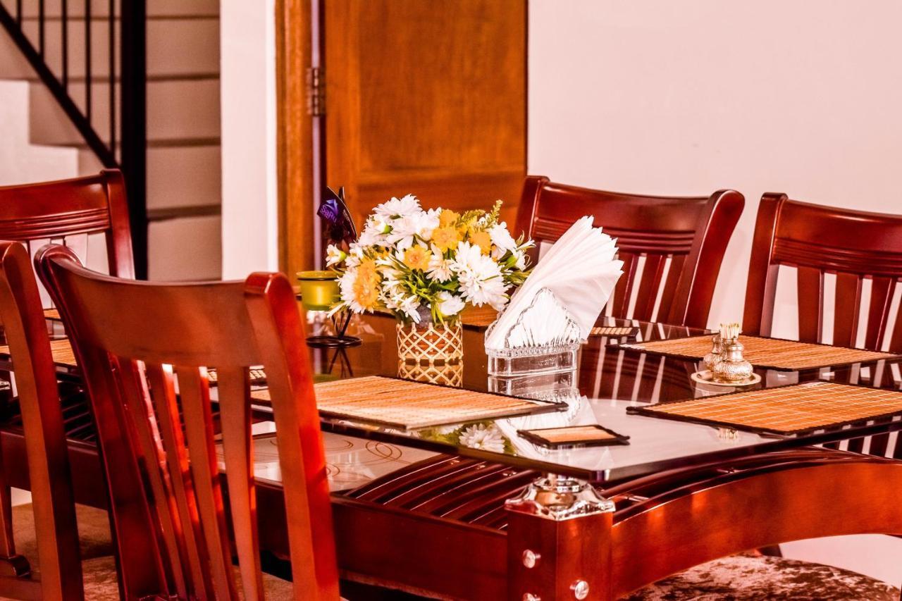Saru Holiday Apartment - Up To 6 Guests Kandy Buitenkant foto