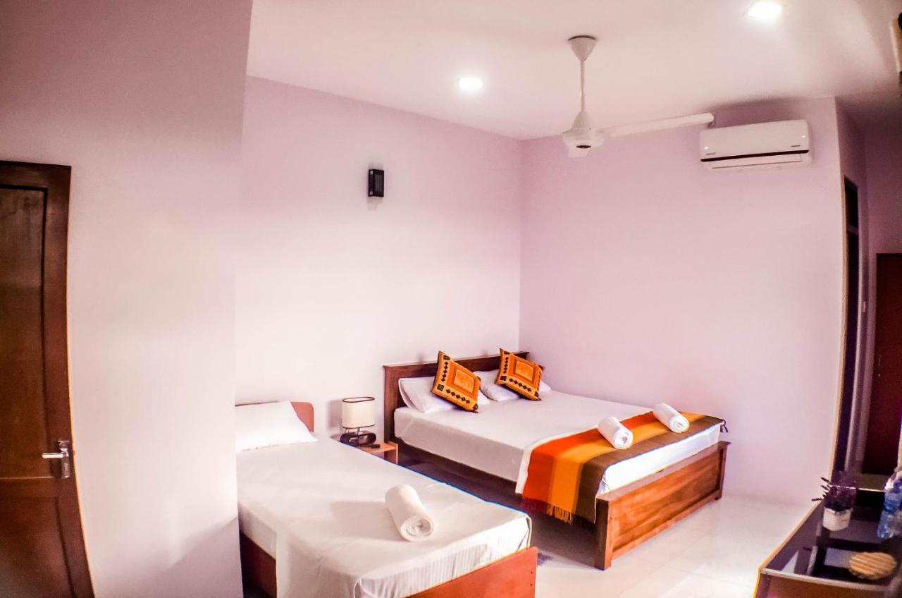 Saru Holiday Apartment - Up To 6 Guests Kandy Buitenkant foto